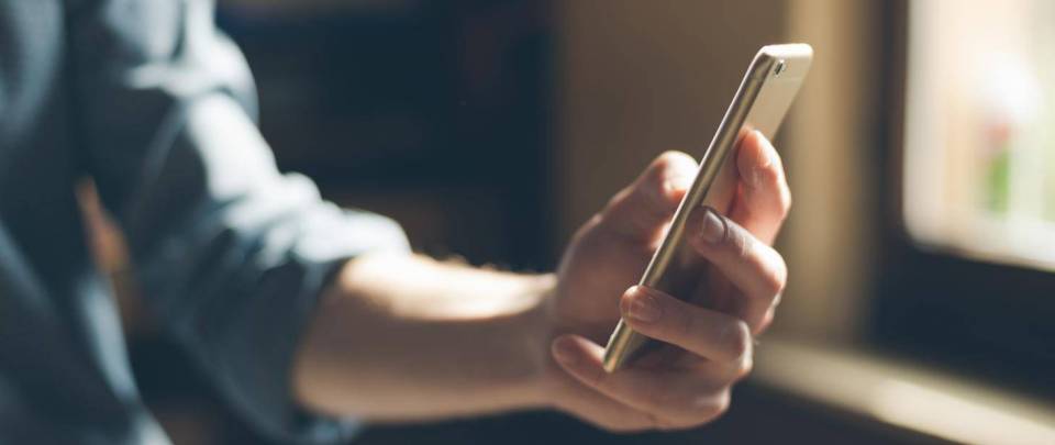 Główny Inspektorat Sanitarny ostrzega przed fałszywymi SMS-ami. Grożą zgłoszeniem na policje