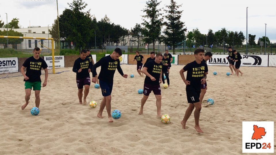 Zawodnicy z Poddębic przygotowują się do nowego sezonu beach soccera