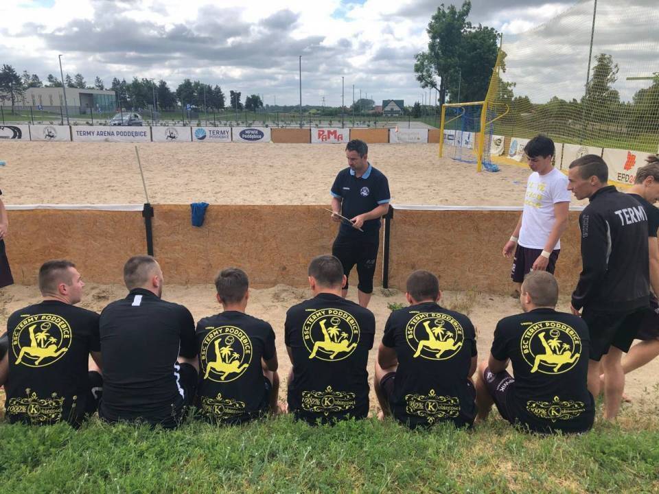 Młodzieżowe Mistrzostwa Polskie w Beach Soccerze. Co przed turniejem powiedział trener Marcin Olejniczak?