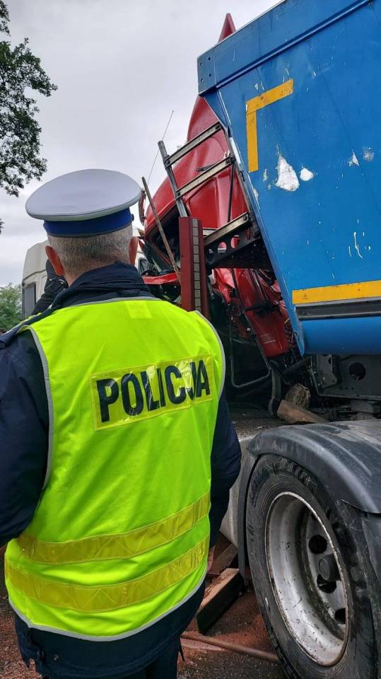 Tragiczny wypadek na drodze Zgierz - Aleksandrów Łódzki. Duże utrudnienia w ruchu